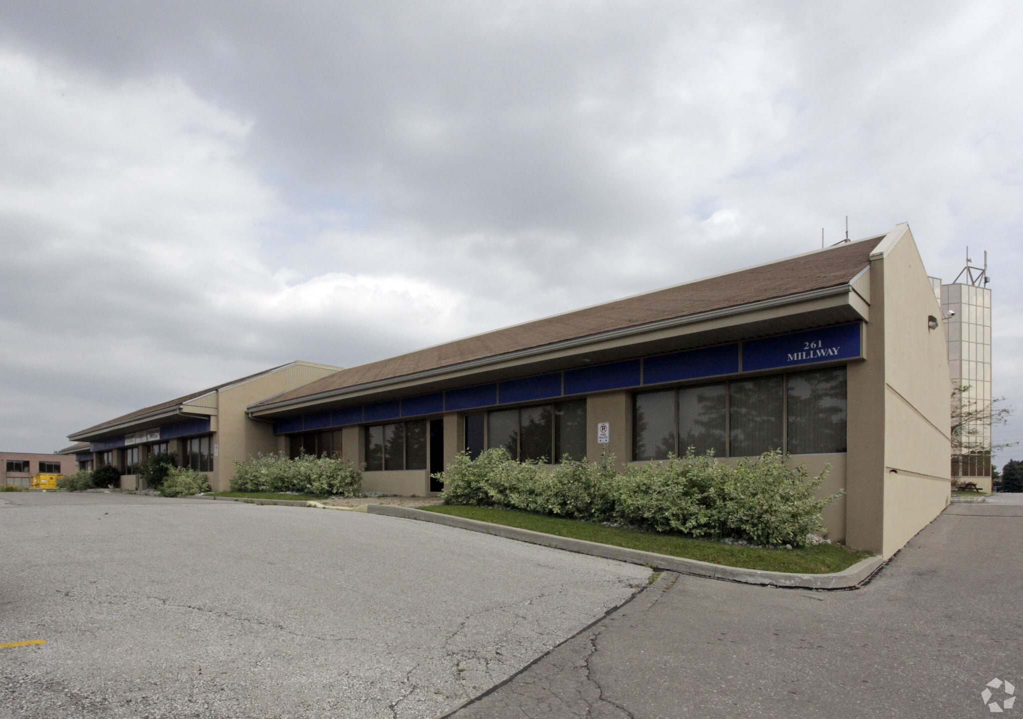 261 Millway Ave, Vaughan, ON à vendre Photo principale- Image 1 de 1