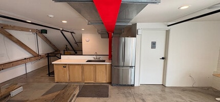 240 W Chapman Ave, Orange, CA à louer Photo intérieure- Image 1 de 4