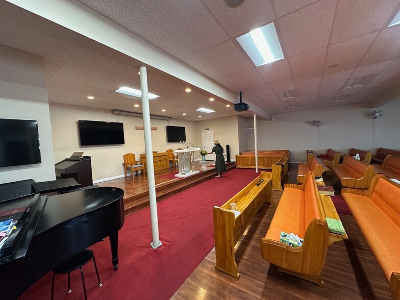 1640 S King St, Honolulu, HI à vendre - Photo du bâtiment - Image 2 de 6