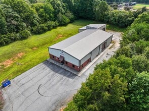 215 Peddycord Park Ct, Kernersville, NC for lease Interior Photo- Image 2 of 12