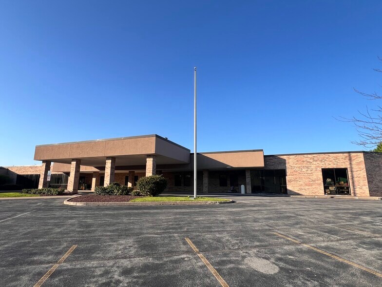 6600 Middle Rd, Sodus, NY à vendre - Photo du bâtiment - Image 1 de 3