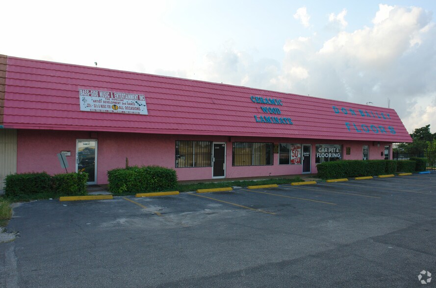 14829-14837 NW 7th Ave, Miami, FL à louer - Photo du bâtiment - Image 2 de 3