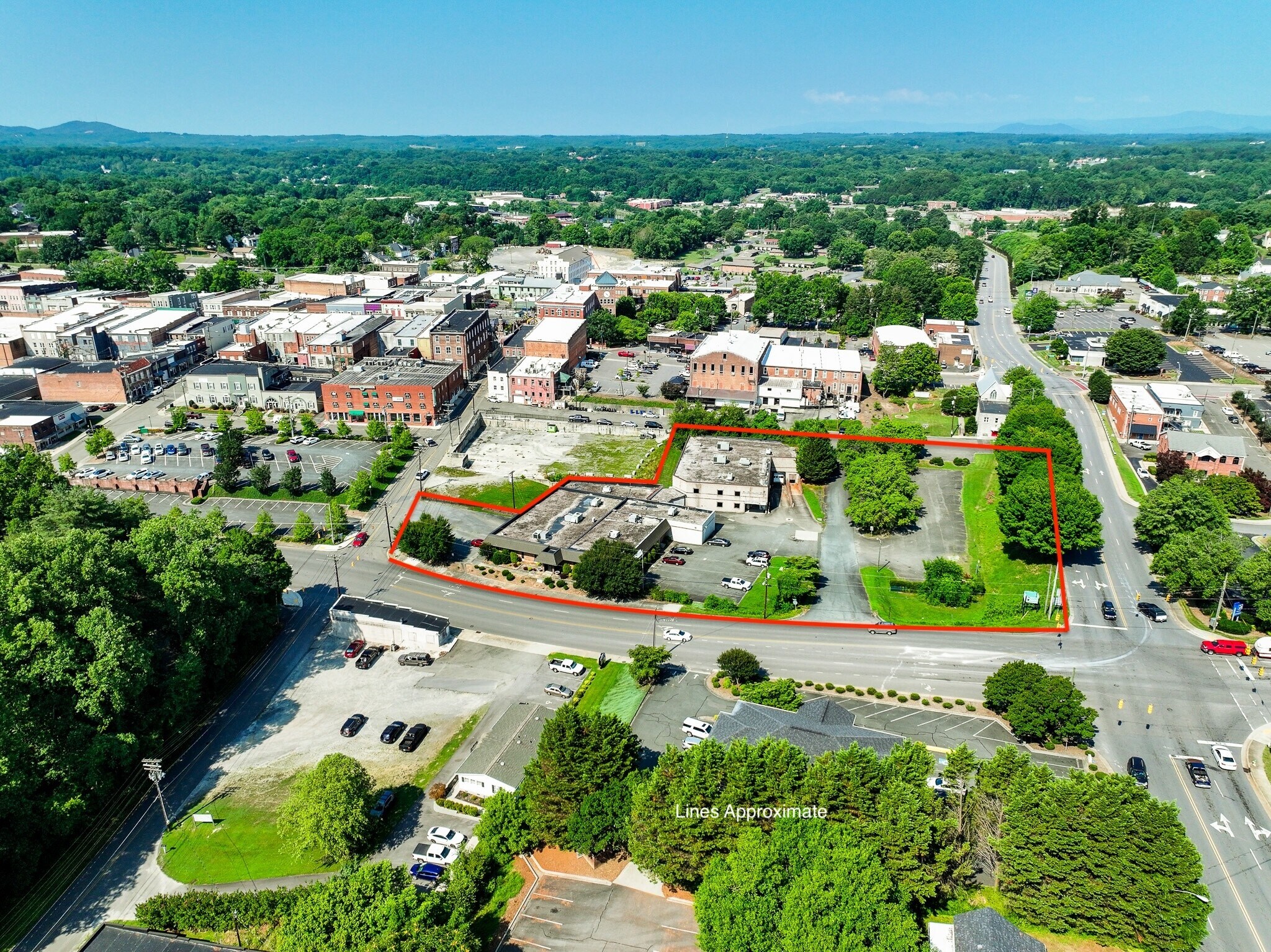 319 N Renfro St, Mount Airy, NC à vendre Photo du bâtiment- Image 1 de 6