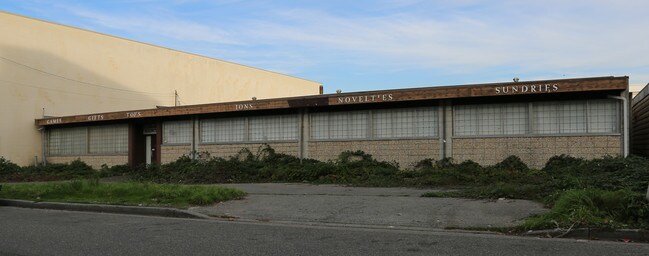 Plus de détails pour 8242 Ontario St, Vancouver, BC - Industriel à vendre