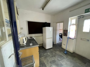 23 Grove St, Retford for lease Interior Photo- Image 2 of 4