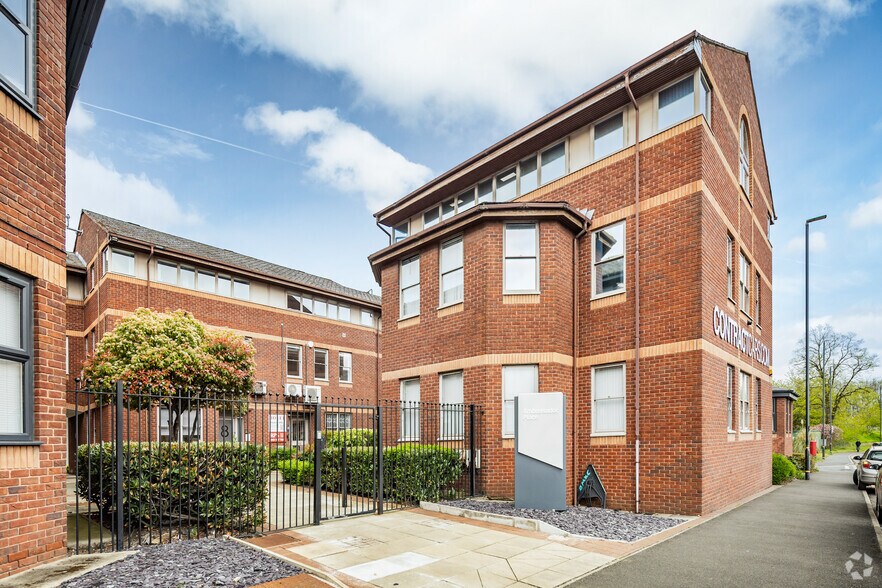 Stockport Rd, Altrincham à louer - Photo du bâtiment - Image 2 de 4