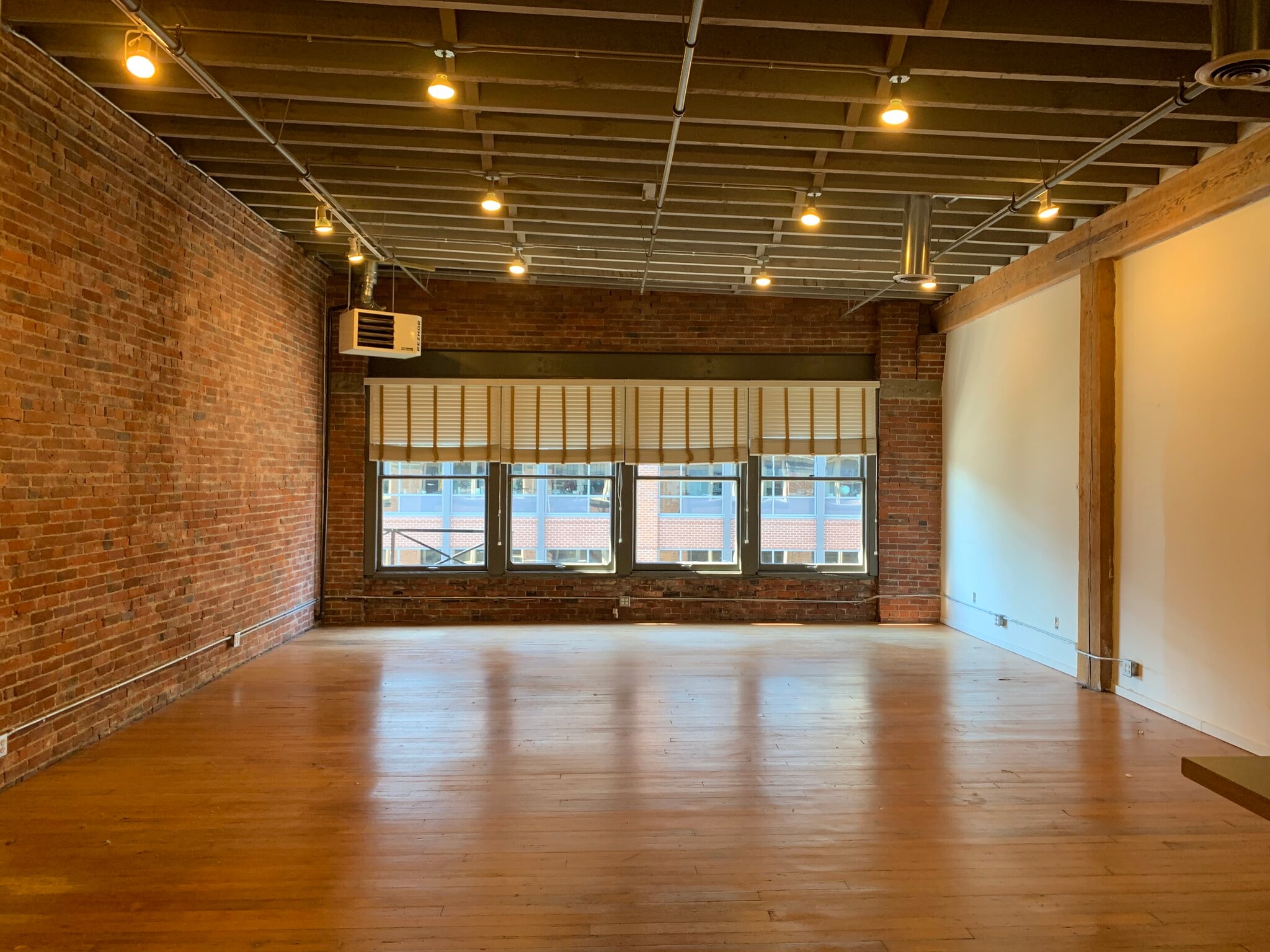 321 3rd Ave S, Seattle, WA for lease Building Photo- Image 1 of 5