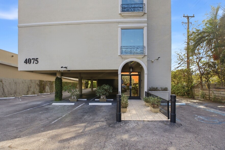 4075 SW 83rd Ave, Miami, FL for sale - Building Photo - Image 2 of 23