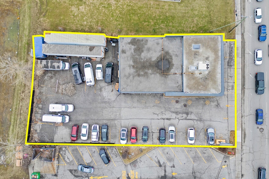 150 Boul Saint-Martin O, Laval, QC à louer - Photo du bâtiment - Image 3 de 27