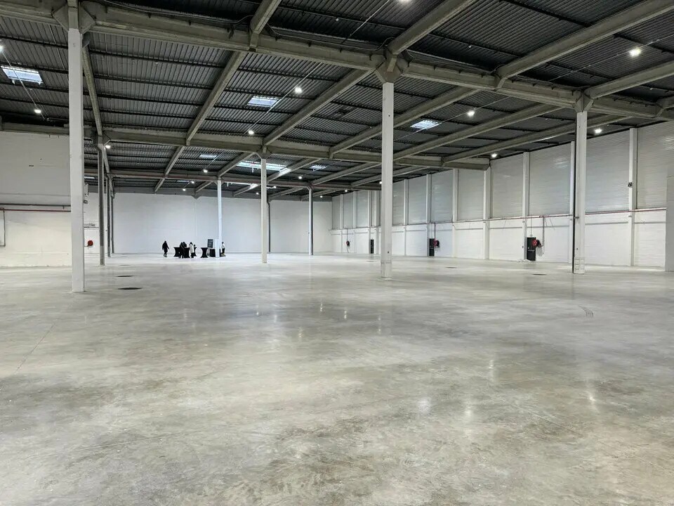 Industrial in Aulnay-sous-Bois for lease Building Photo- Image 1 of 9