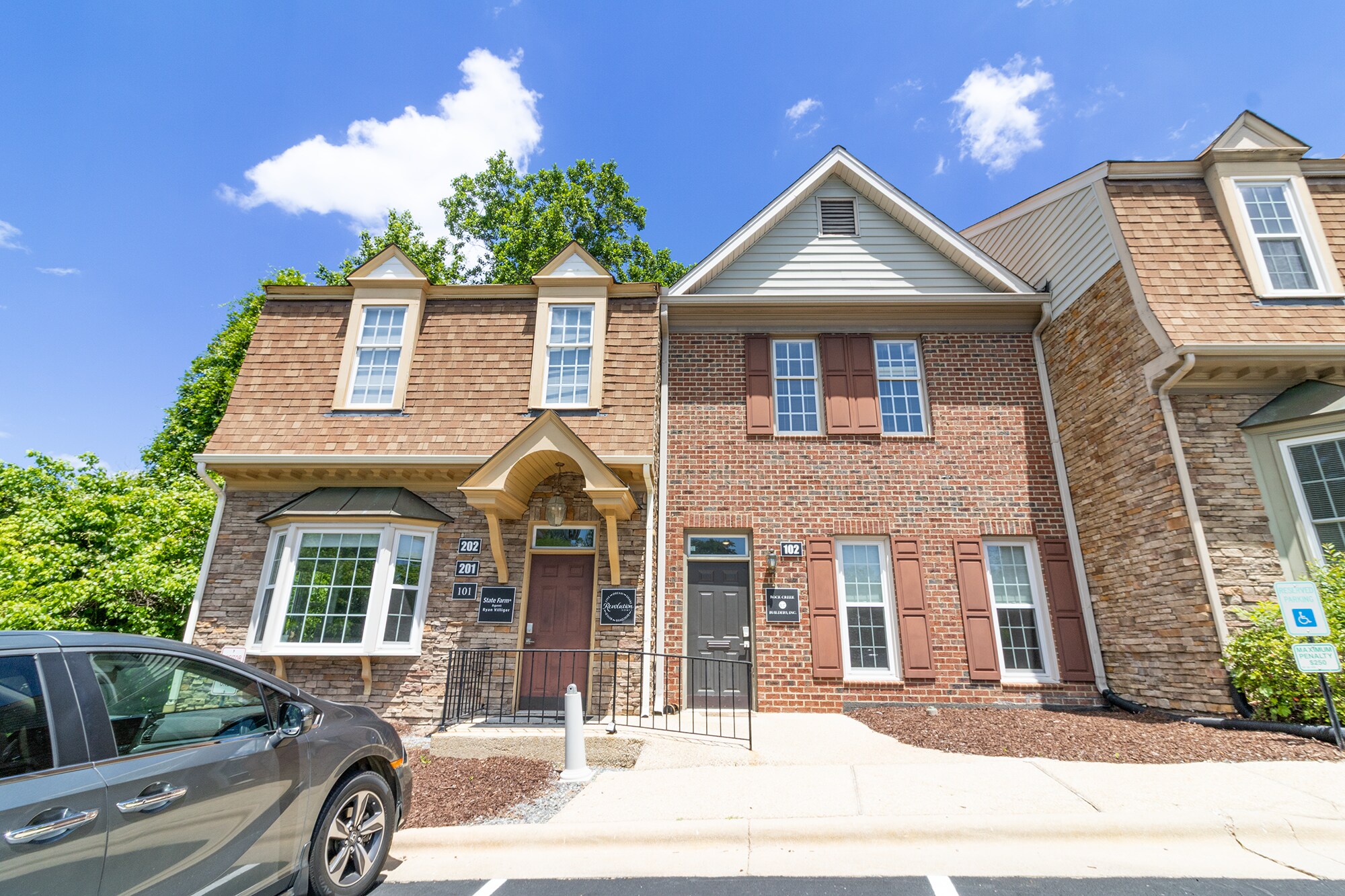 211 E Six Forks Rd, Raleigh, NC à vendre Photo du bâtiment- Image 1 de 14