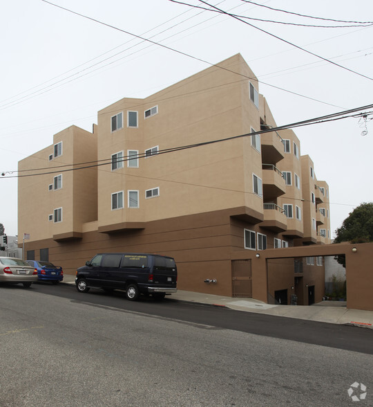 691-699 Monterey Blvd, San Francisco, CA for lease - Building Photo - Image 3 of 21