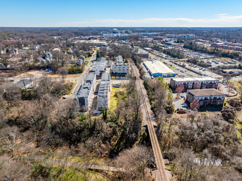 961 Seigle Ave, Charlotte, NC à vendre - Photo du b timent - Image 3 de 11