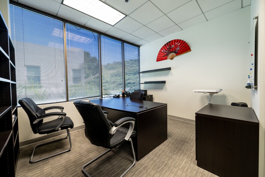 609 Deep Valley Dr, Rolling Hills Estates, CA à louer - Photo du bâtiment - Image 3 de 13