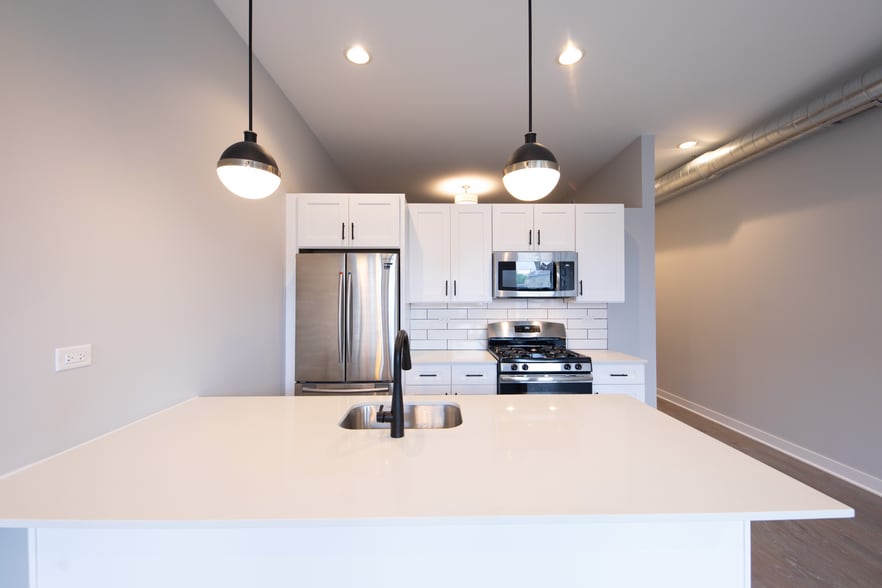 1637 W Chicago Ave, Chicago, IL for lease - Interior Photo - Image 3 of 13