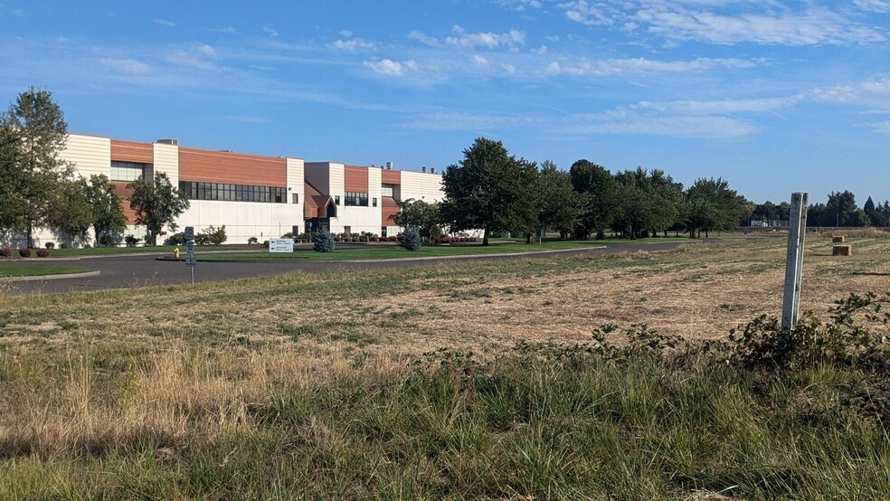 585 Airport Rd, Independence, OR for sale - Building Photo - Image 3 of 23