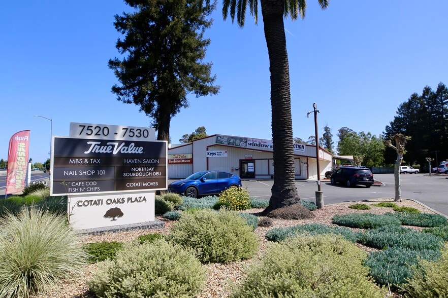 Cotati Oaks Plaza portfolio of 2 properties for sale on LoopNet.ca - Building Photo - Image 2 of 8