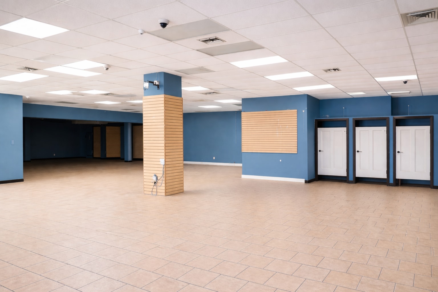 2521-2525 N Grand Ave, Santa Ana, CA for lease Interior Photo- Image 1 of 4