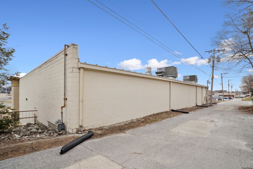 1414 Main St, Keokuk, IA for lease - Building Photo - Image 2 of 47