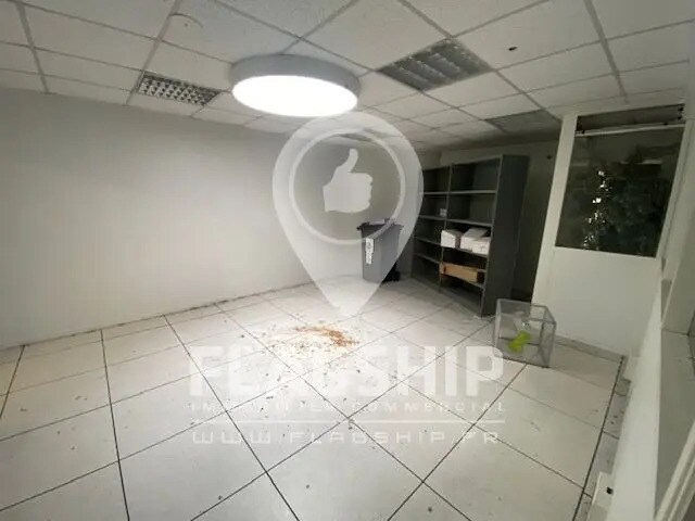 Office in Levallois-Perret for sale - Building Photo - Image 2 of 10