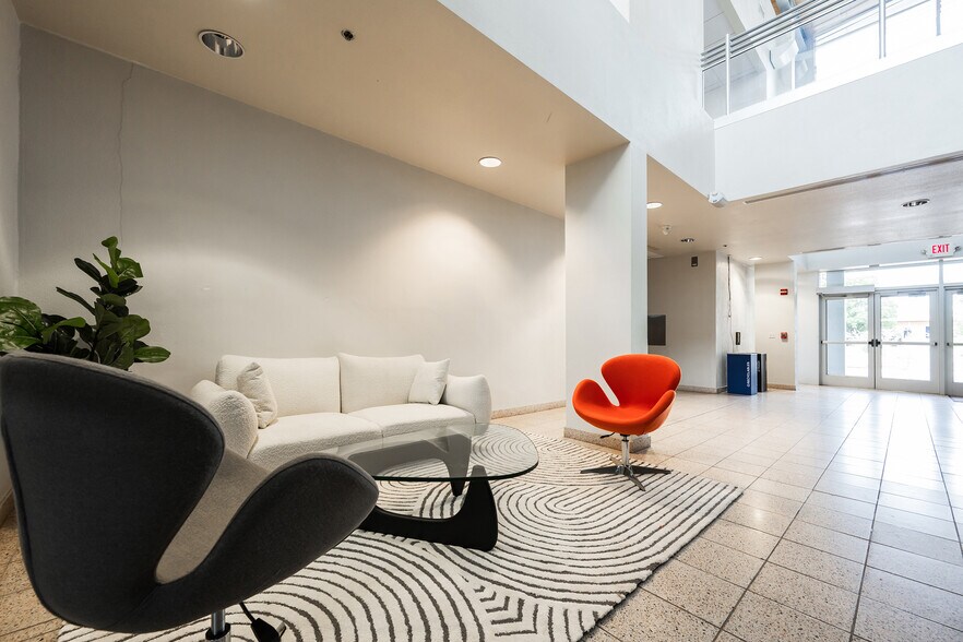 1600 Saint Michaels Dr, Santa Fe, NM à louer - Photo du bâtiment - Image 2 de 41