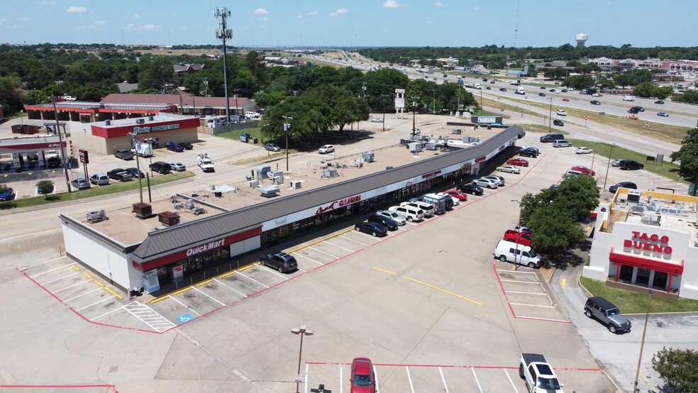 5704-5744 SW Green Oaks Blvd, Arlington, TX for lease - Building Photo - Image 1 of 1