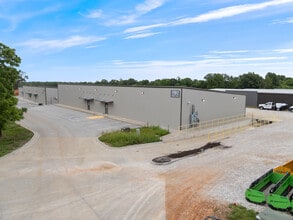 12960 Grant Place, Bentonville, AR for lease Interior Photo- Image 2 of 2