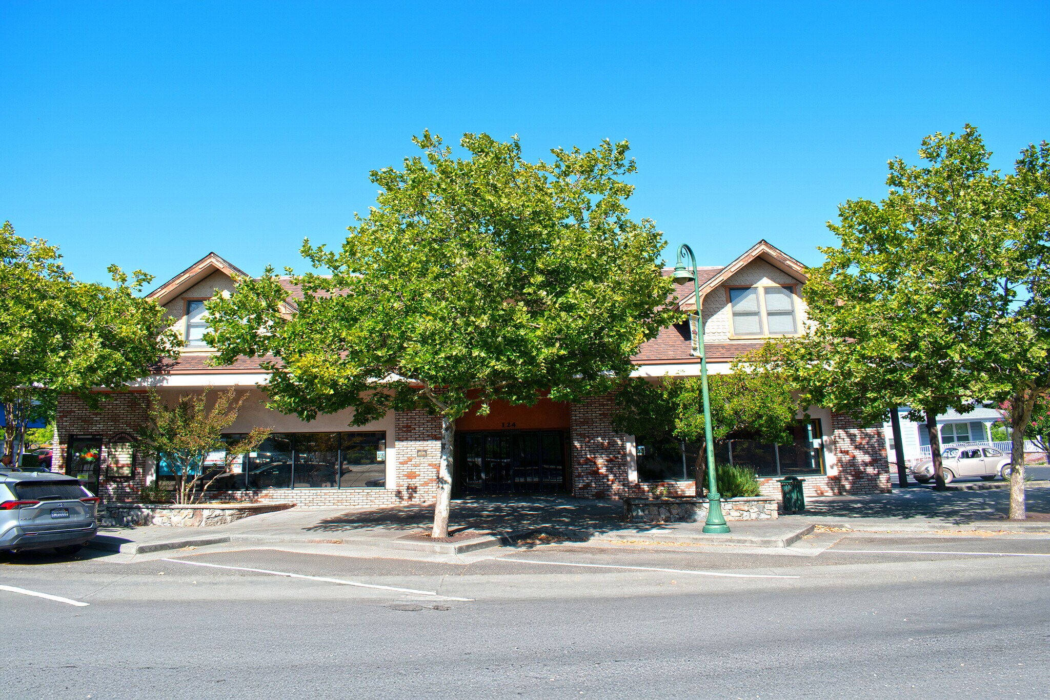 124-148 S Cloverdale Blvd, Cloverdale, CA à louer Photo du bâtiment- Image 1 de 7