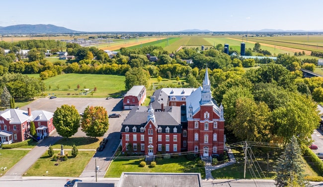 Plus de détails pour 1395 Rue Notre-Dame, Saint-cesaire, QC - Spécialité à vendre