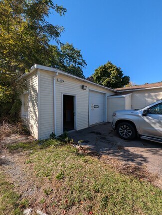 Plus de détails pour 5 Lafayette St, Plattsburgh, NY - Local d'activités à louer