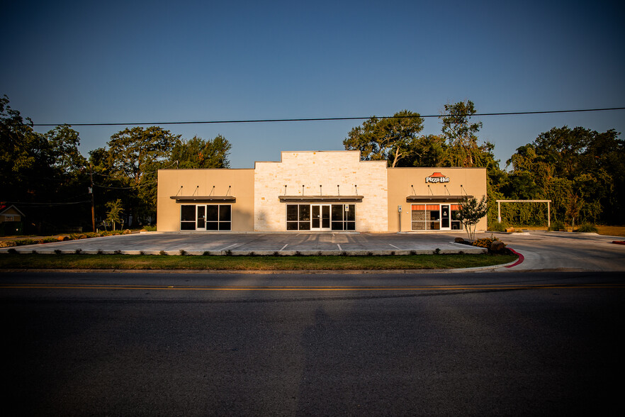 1504 S Day St, Brenham, TX à louer - Photo principale - Image 1 de 8