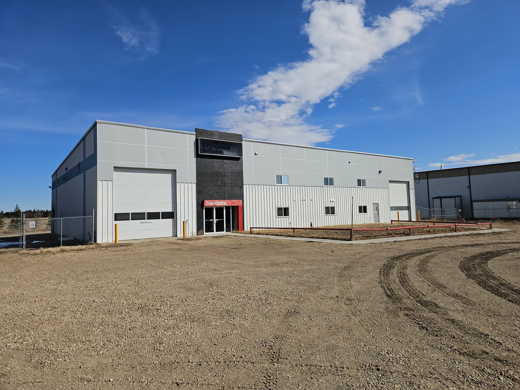 27123-9 Hwy 597, Blackfalds, AB for lease Primary Photo- Image 1 of 8