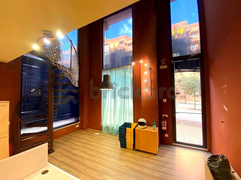 Immeuble residentiel dans Sant Joan Despí, Barcelona à vendre - Photo du bâtiment - Image 1 de 3