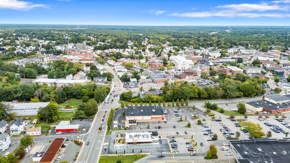 7 Washington St, Taunton, MA à vendre - Photo du bâtiment - Image 2 de 3