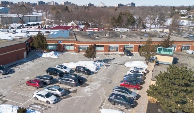 Plus de détails pour 3045 Southcreek rd, Mississauga, ON - Commerce de détail à vendre