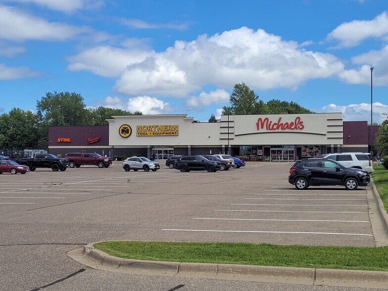 119-289 SW 12th St, Forest Lake, MN à louer - Photo du bâtiment - Image 2 de 6