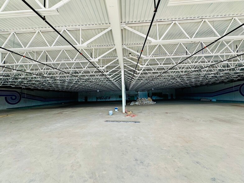 22654 Three Notch Rd, Lexington Park, MD for lease - Interior Photo - Image 2 of 4