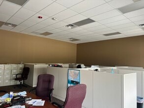 1825-1847 NW Vivion Rd, Kansas City, MO for lease Interior Photo- Image 2 of 4