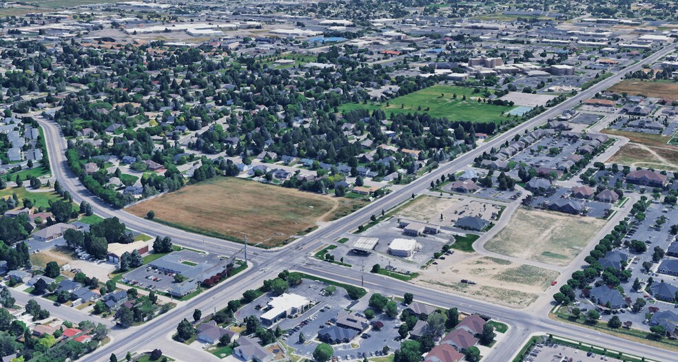 3240-3242 S Woodruff Ave, Idaho Falls, ID à vendre - Photo du bâtiment - Image 3 de 18