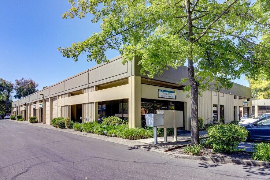 320 Tesconi Cir, Santa Rosa, CA à louer - Photo du bâtiment - Image 2 de 11