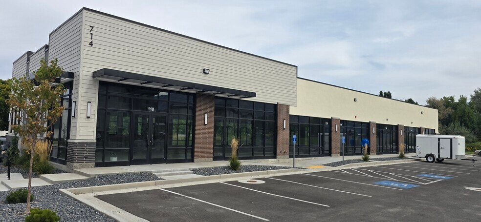 714 W 400 N, Logan, UT à louer - Photo du bâtiment - Image 3 de 7