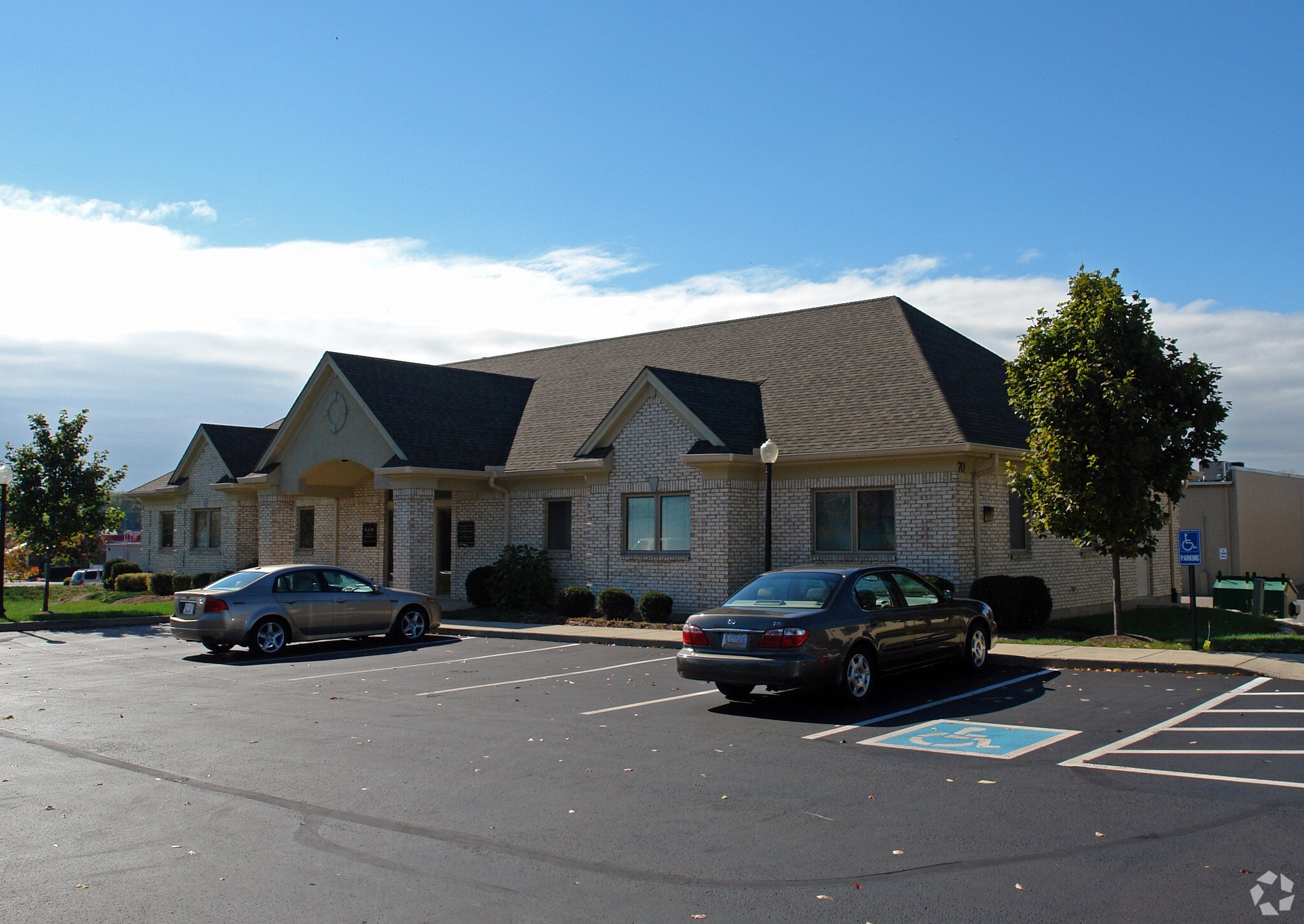 70 Rhoads Center Dr, Dayton, OH for lease Building Photo- Image 1 of 5
