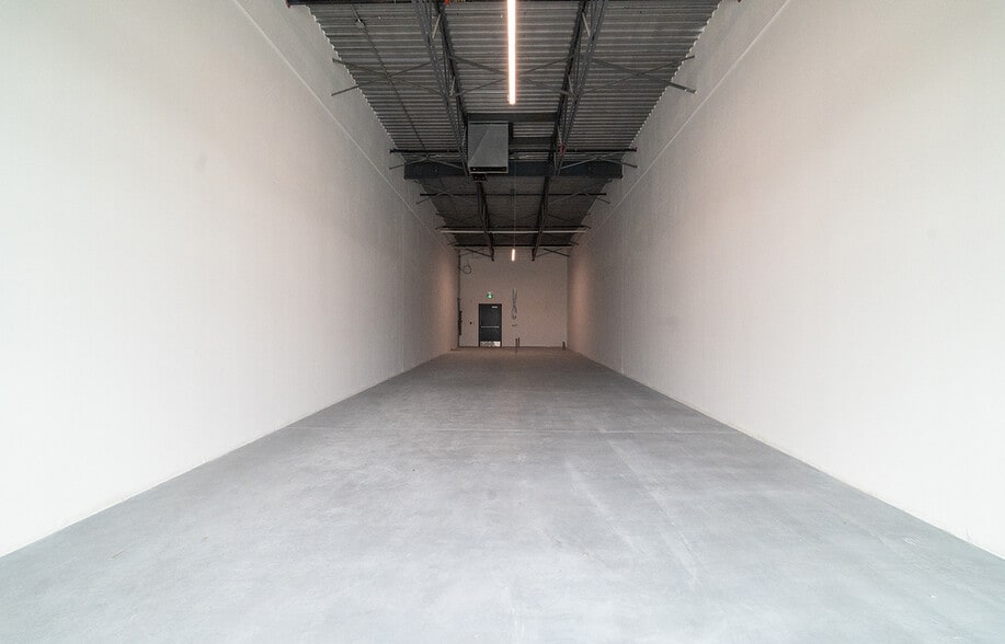 245 Lucas Av, Winnipeg, MB for lease - Building Photo - Image 3 of 7