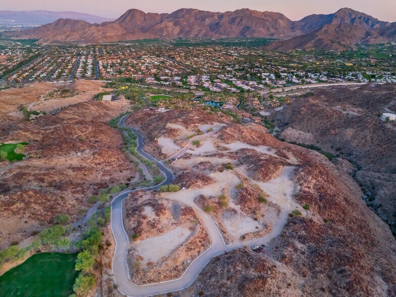 Stone Eagle Dr & Hwy 74, Palm Desert, CA à vendre - Photo du bâtiment - Image 2 de 23