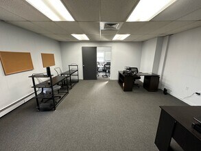 2570 Jerusalem ave, North Bellmore, NY for lease Interior Photo- Image 2 of 3