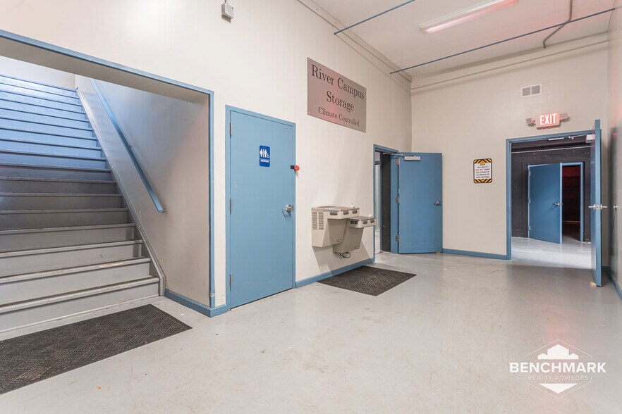 169-171 Flanders St, Rochester, NY à vendre - Photo du bâtiment - Image 2 de 16