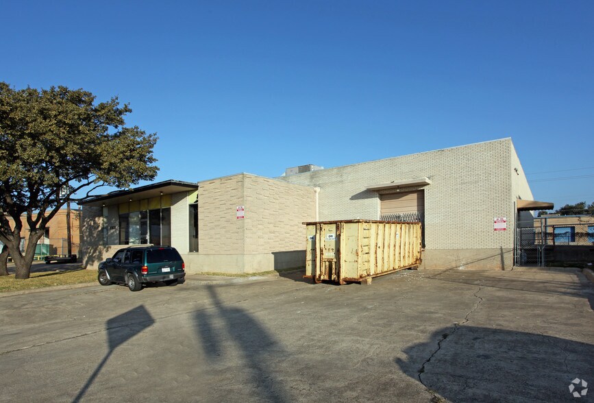 2821 Ladybird Ln, Dallas, TX for lease - Building Photo - Image 2 of 3