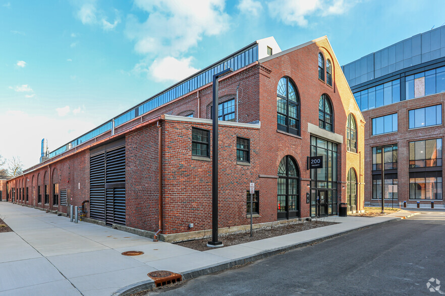 200 Talcott Ave, Watertown, MA for lease - Primary Photo - Image 1 of 5