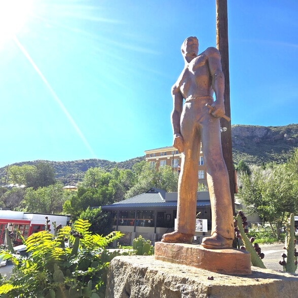 202 Tombstone Canyon, Bisbee, AZ for sale - Building Photo - Image 2 of 34