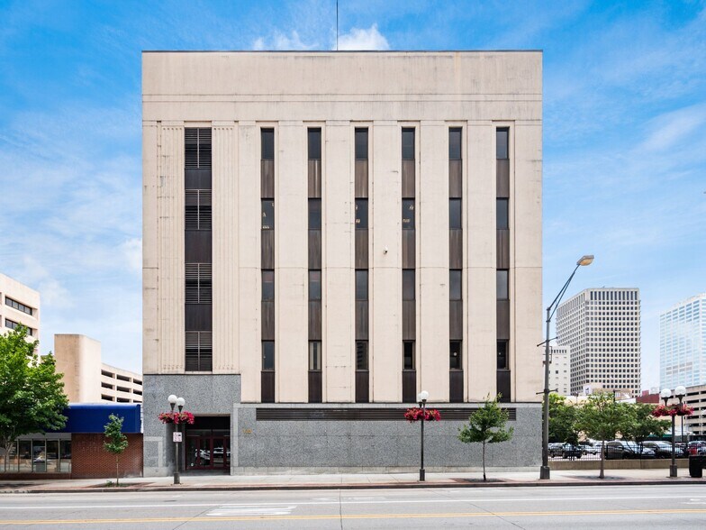 168-170 N High St, Columbus, OH for lease - Building Photo - Image 3 of 10